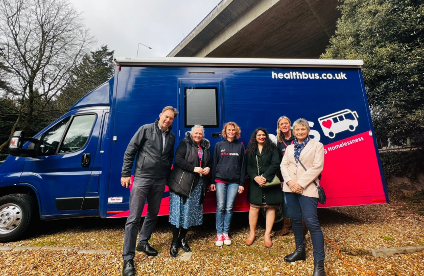 Tobias Ellwood meets with the Health Bus